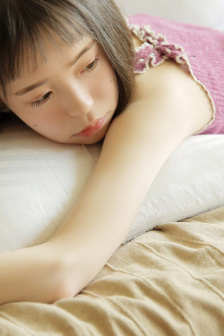 女裸全身无奶胸罩内裤图片
